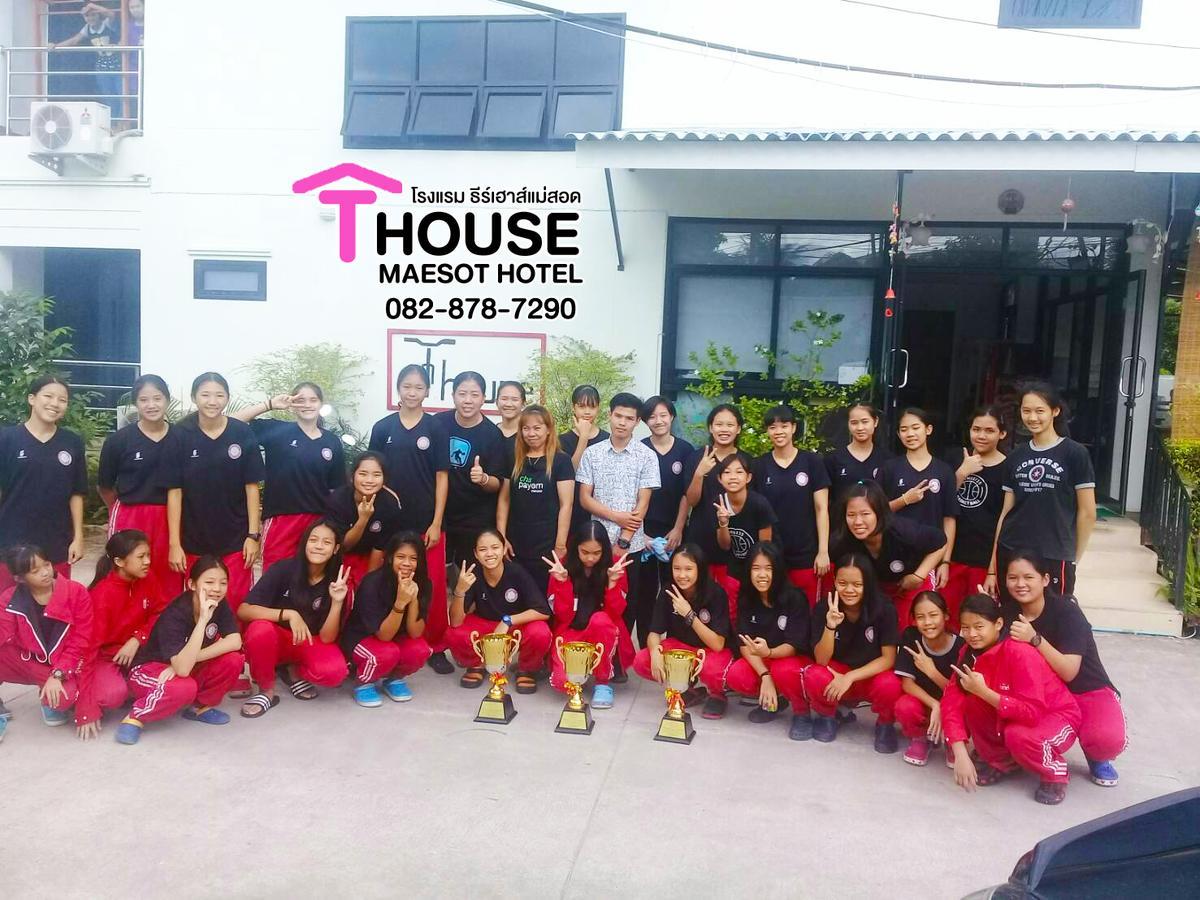 Hotel T. House Mae Sot Esterno foto